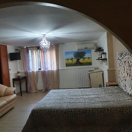 Crispiano Bed And Breakfast Da "Cenzino" מראה חיצוני תמונה